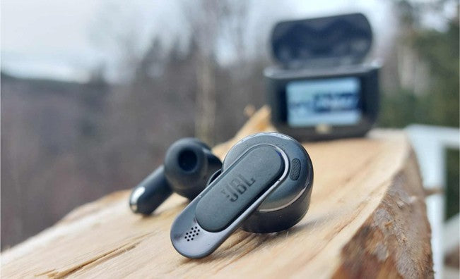 JBL Tour Pro 3 review: Overkill aan opties of precies wat je nodig hebt?