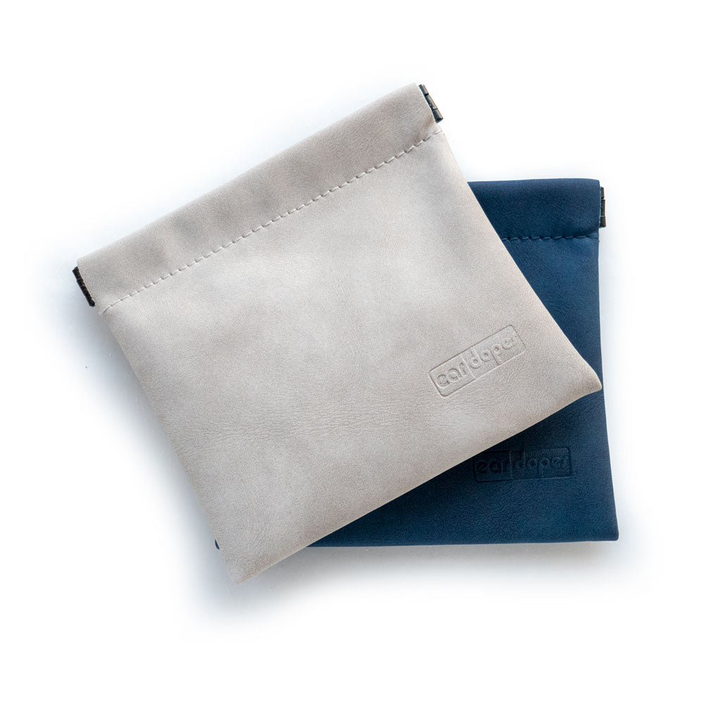 Opbergzakje voor oordopjes - Opberghoesje etui doosje voor oortjes en kabels - met verende sluiting en zachte binnenvoering - 9x10cm